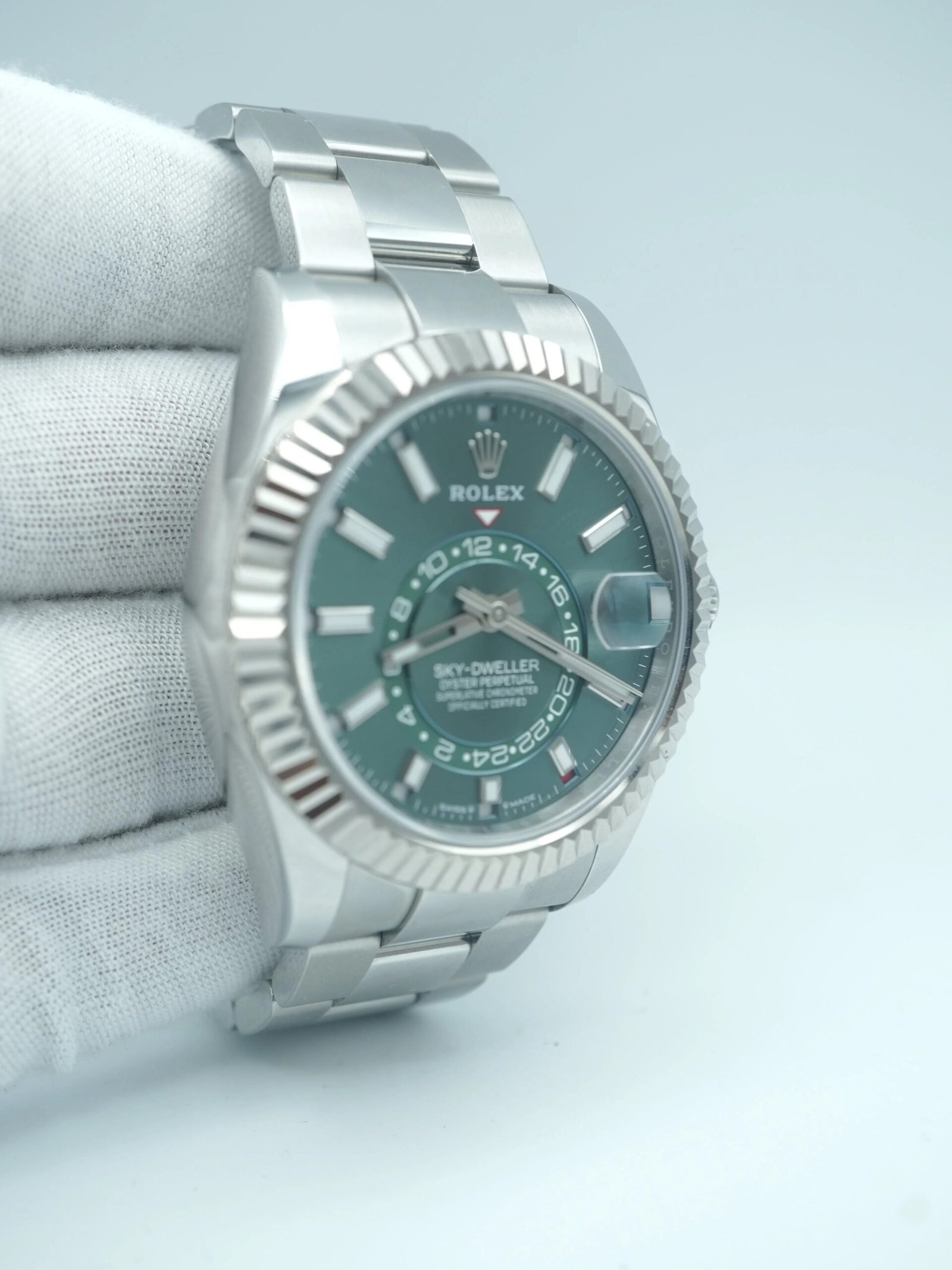 Rolex Sky-Dweller 42 mm / Gold Green Dial – Bild 3
